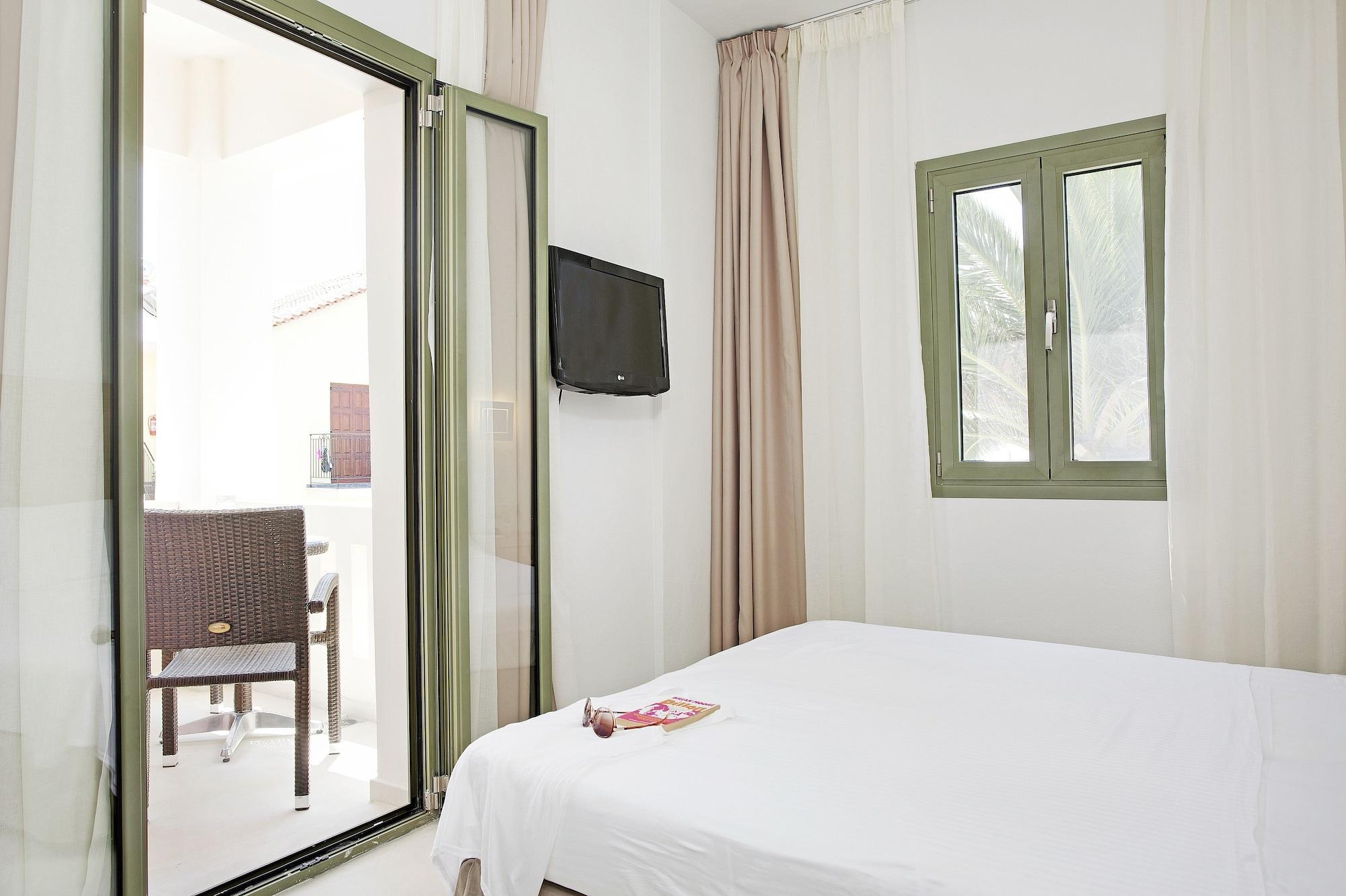Aphrodite Samos Suites Marathókampos Екстериор снимка