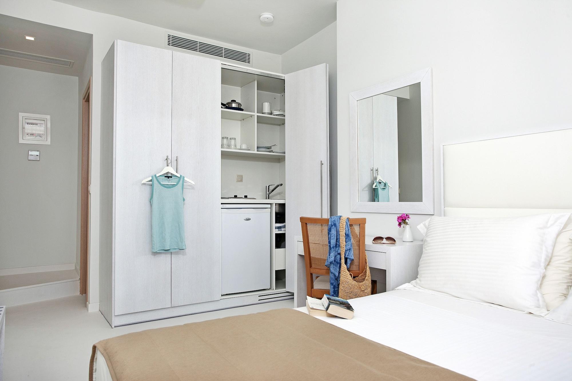 Aphrodite Samos Suites Marathókampos Екстериор снимка