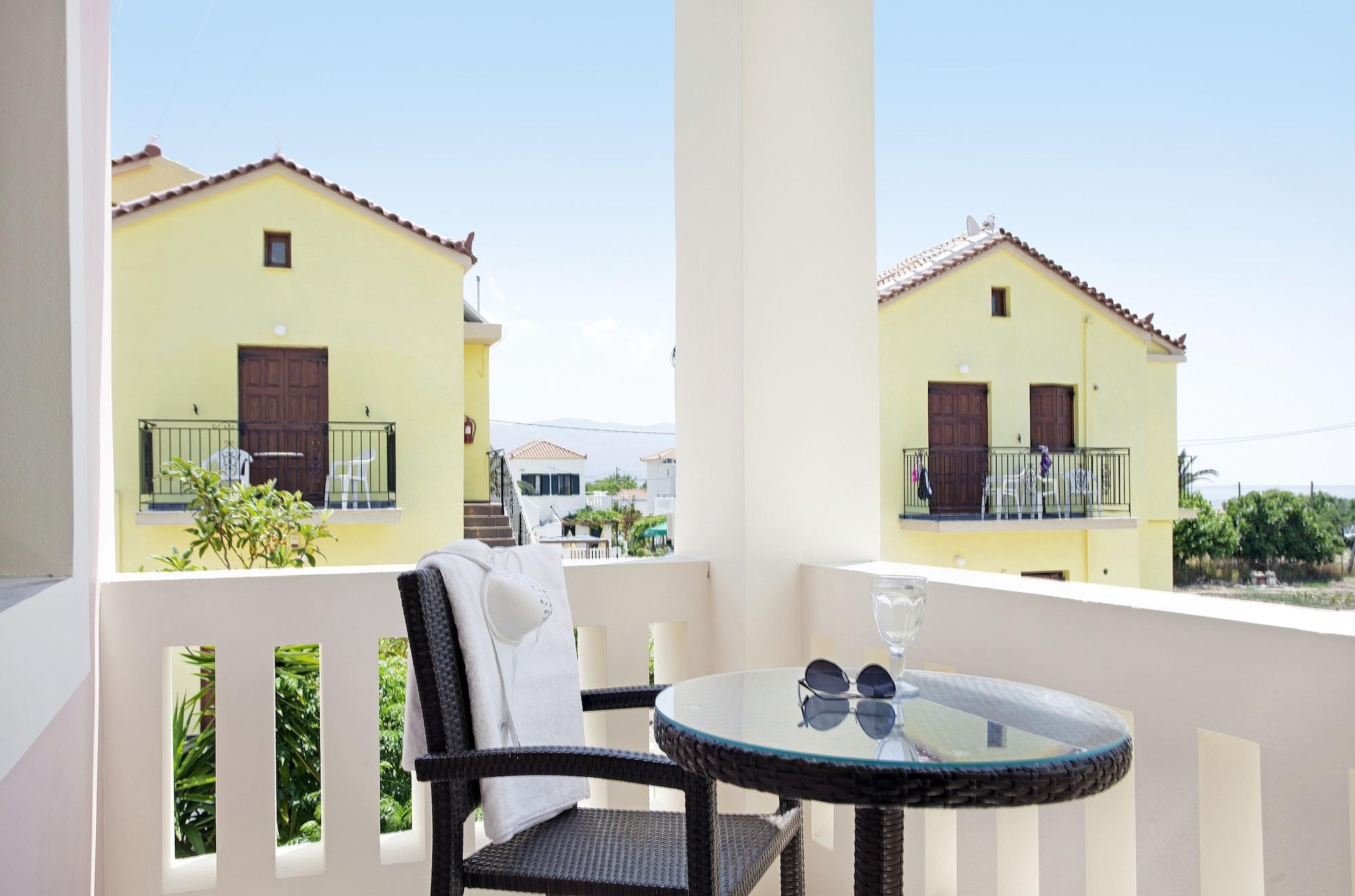 Aphrodite Samos Suites Marathókampos Екстериор снимка