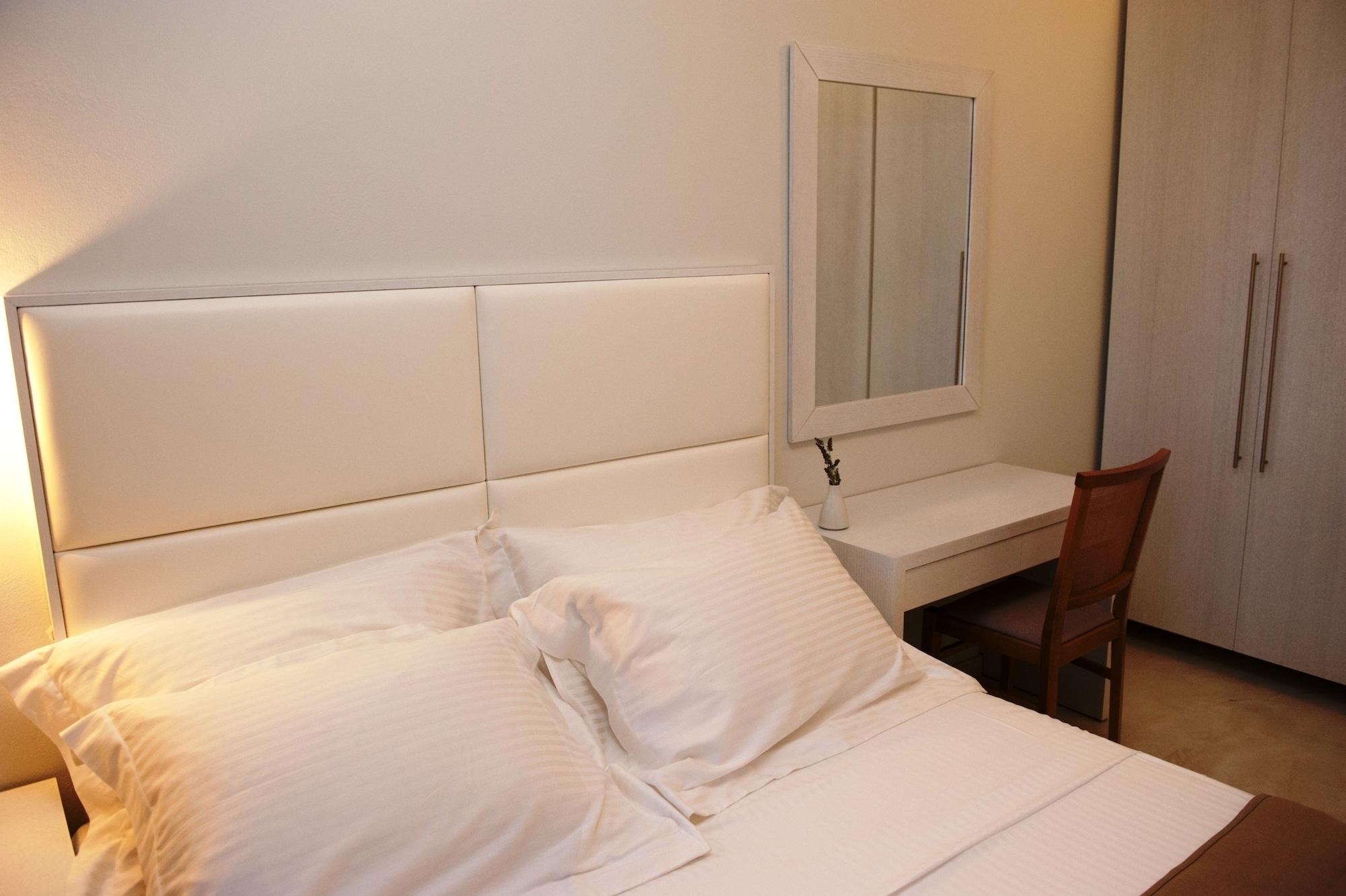 Aphrodite Samos Suites Marathókampos Екстериор снимка
