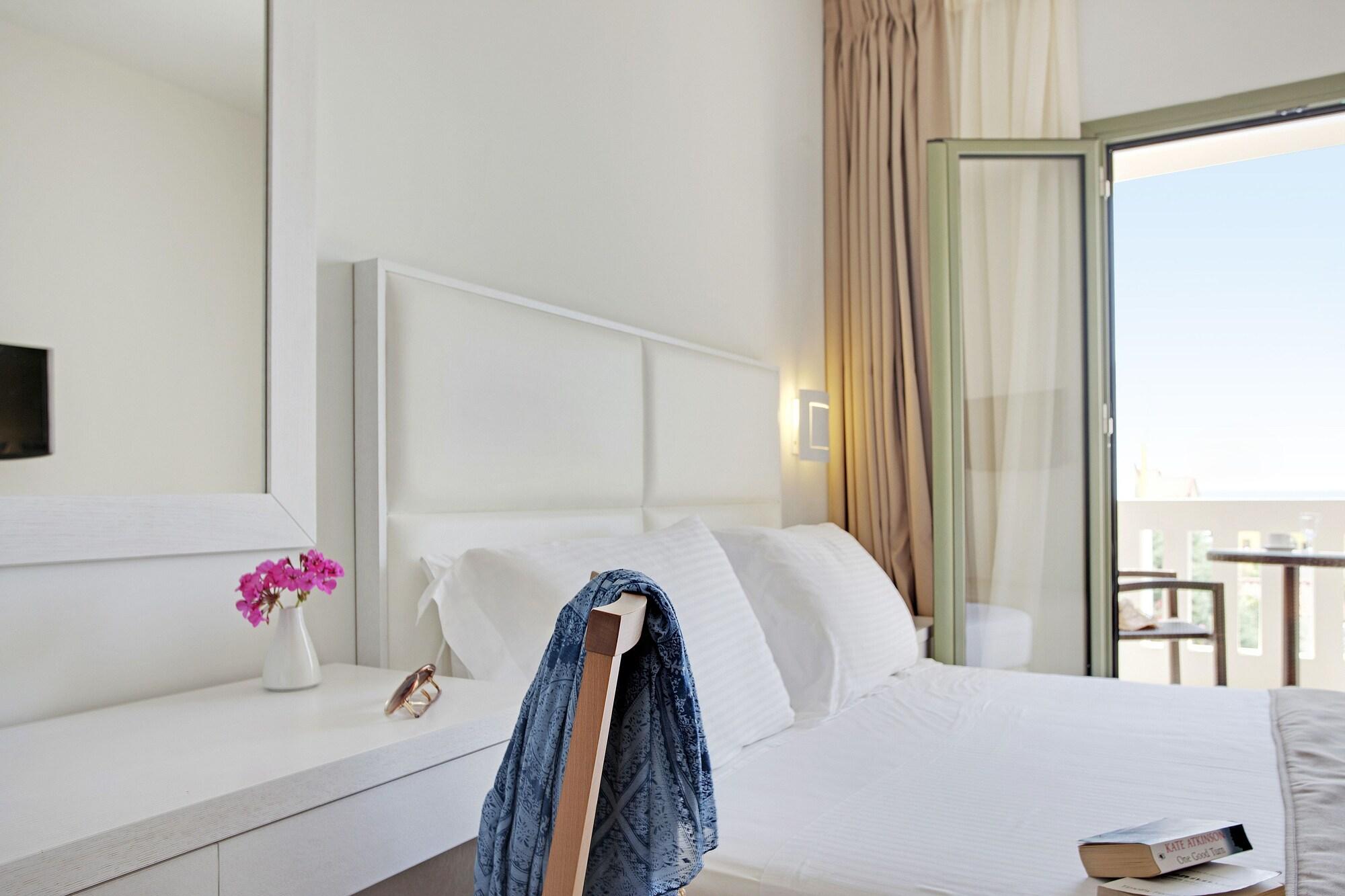 Aphrodite Samos Suites Marathókampos Екстериор снимка