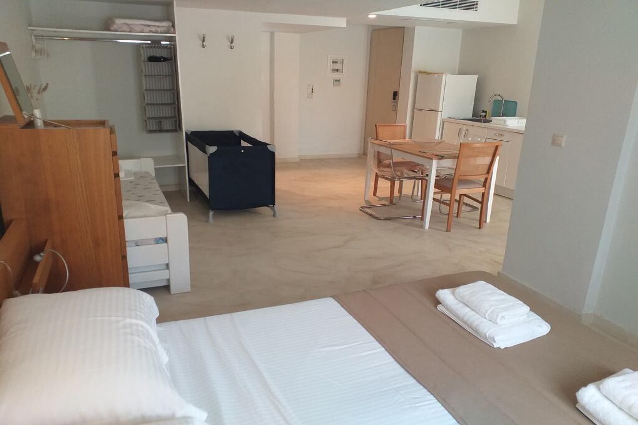 Aphrodite Samos Suites Marathókampos Екстериор снимка