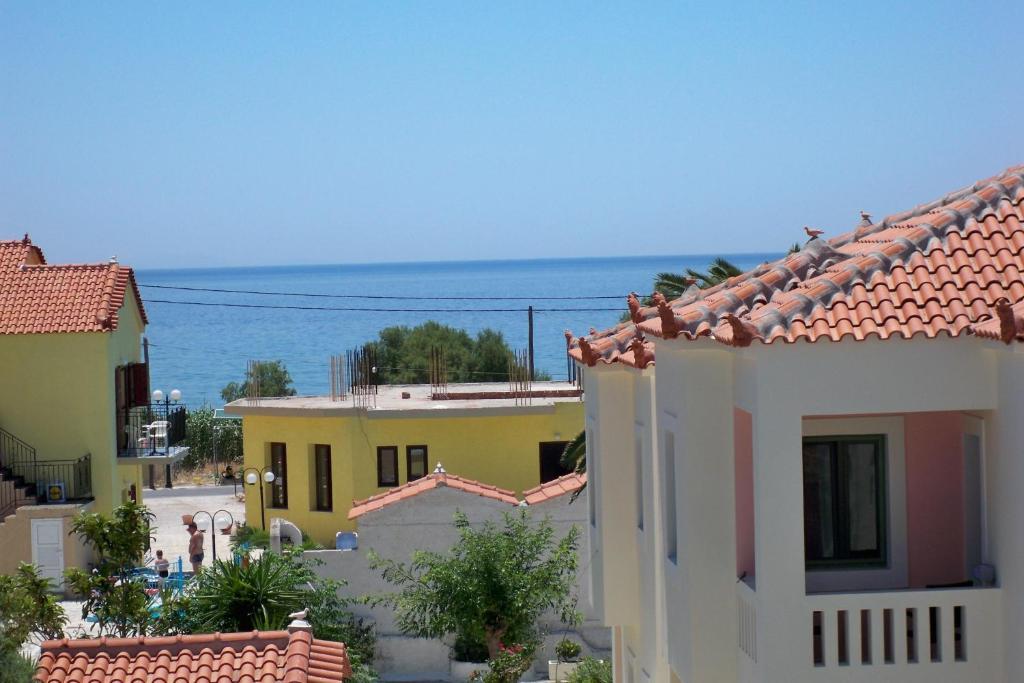 Aphrodite Samos Suites Marathókampos Екстериор снимка