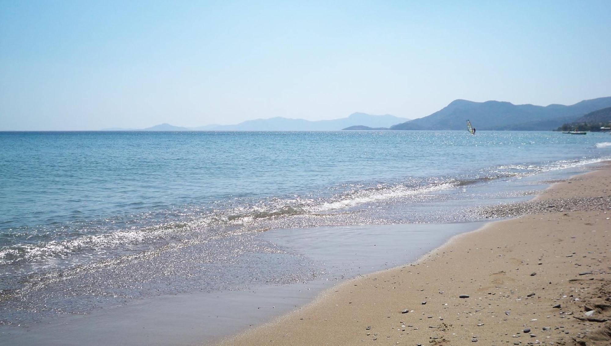 Aphrodite Samos Suites Marathókampos Екстериор снимка