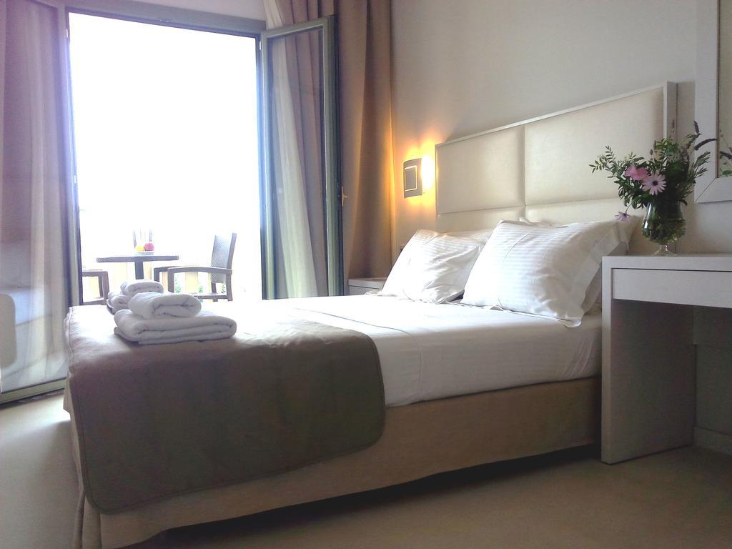 Aphrodite Samos Suites Marathókampos Екстериор снимка