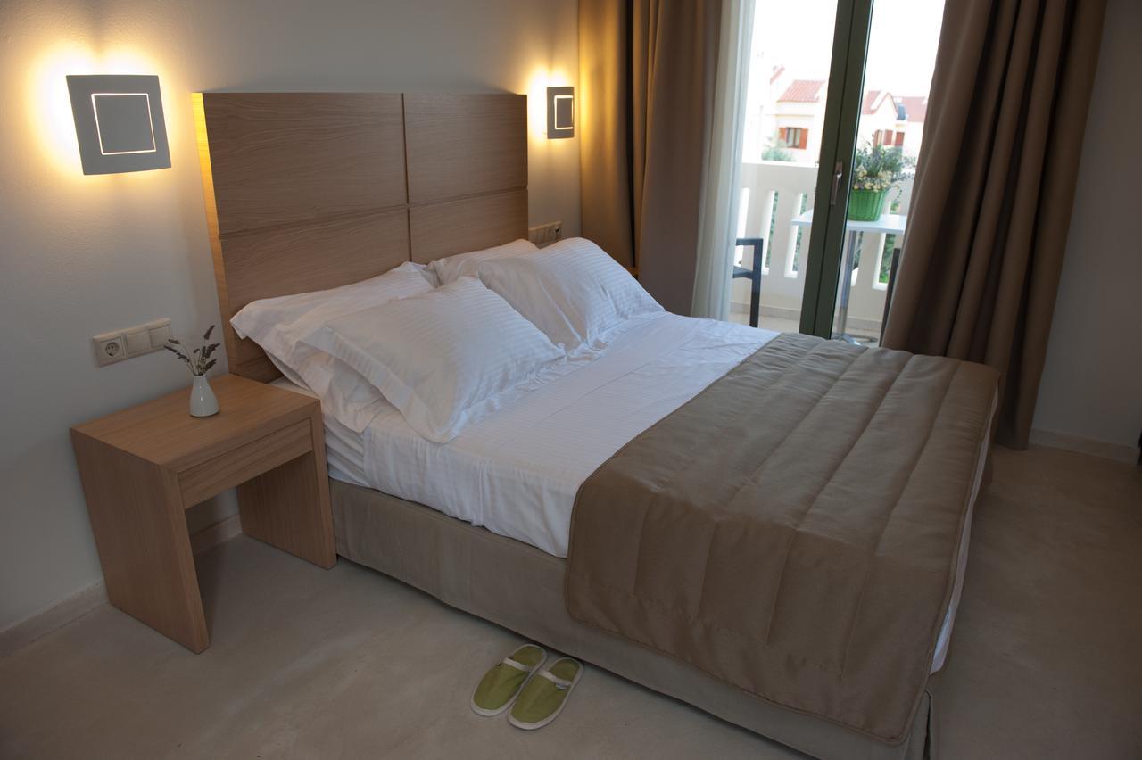 Aphrodite Samos Suites Marathókampos Екстериор снимка