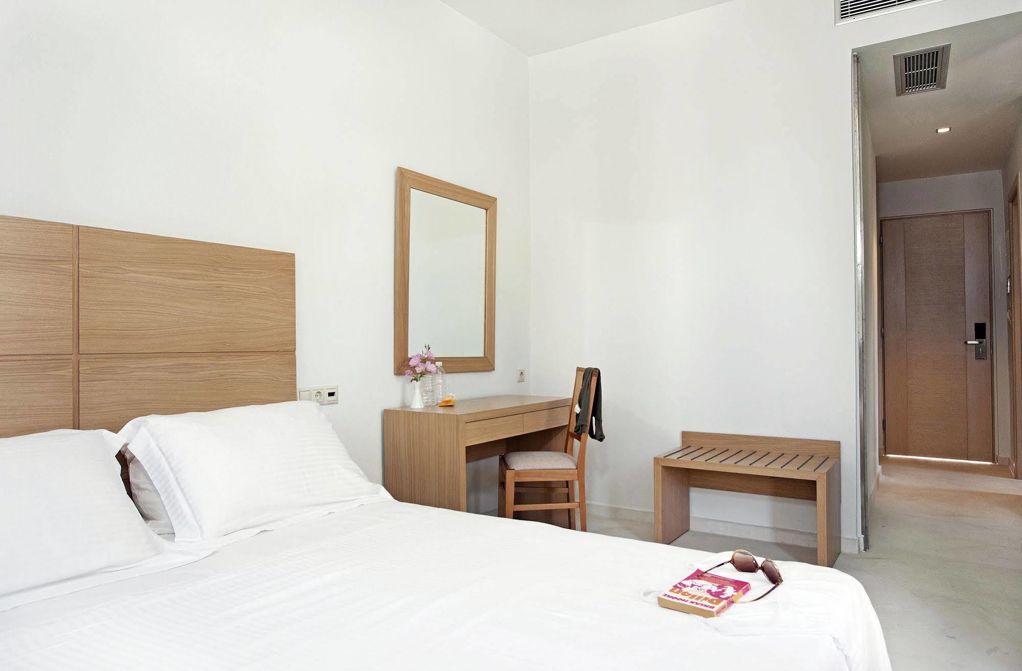 Aphrodite Samos Suites Marathókampos Екстериор снимка