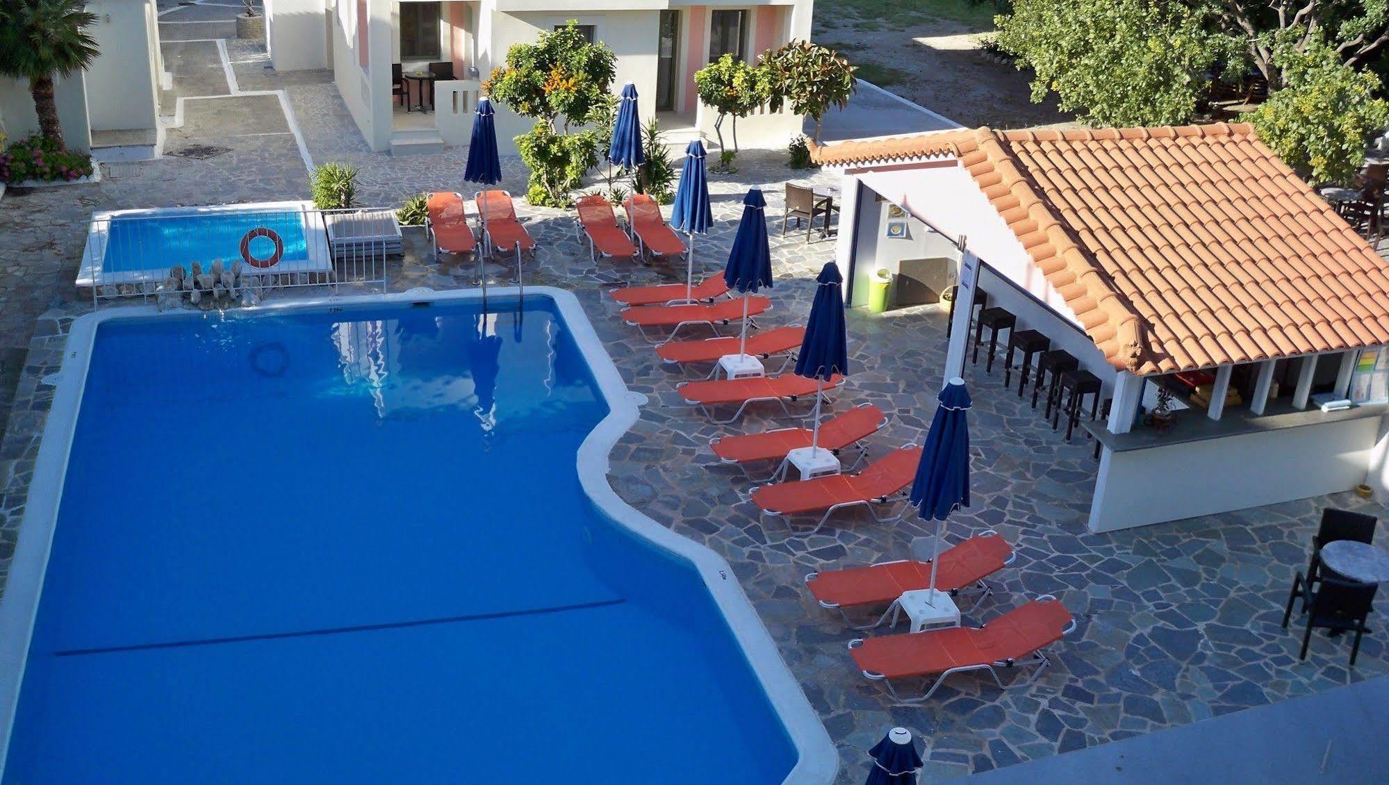 Aphrodite Samos Suites Marathókampos Екстериор снимка