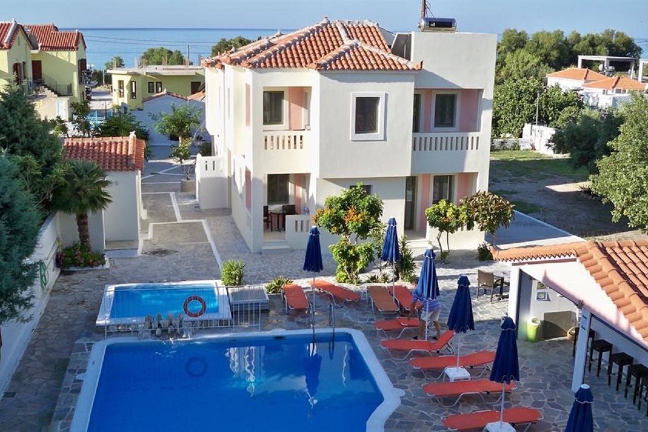 Aphrodite Samos Suites Marathókampos Екстериор снимка