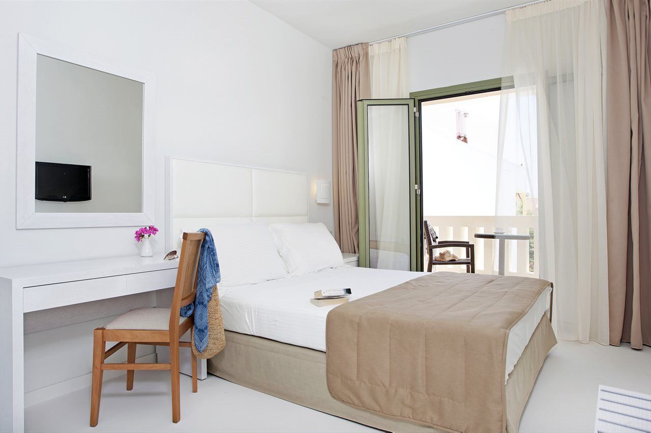 Aphrodite Samos Suites Marathókampos Екстериор снимка